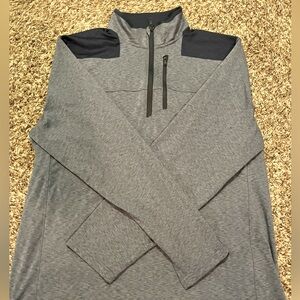 Vineyard Vines On-The-Go quarter zip. Men’s Large.